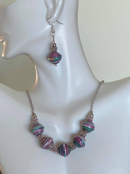 Paper beads necklace - short