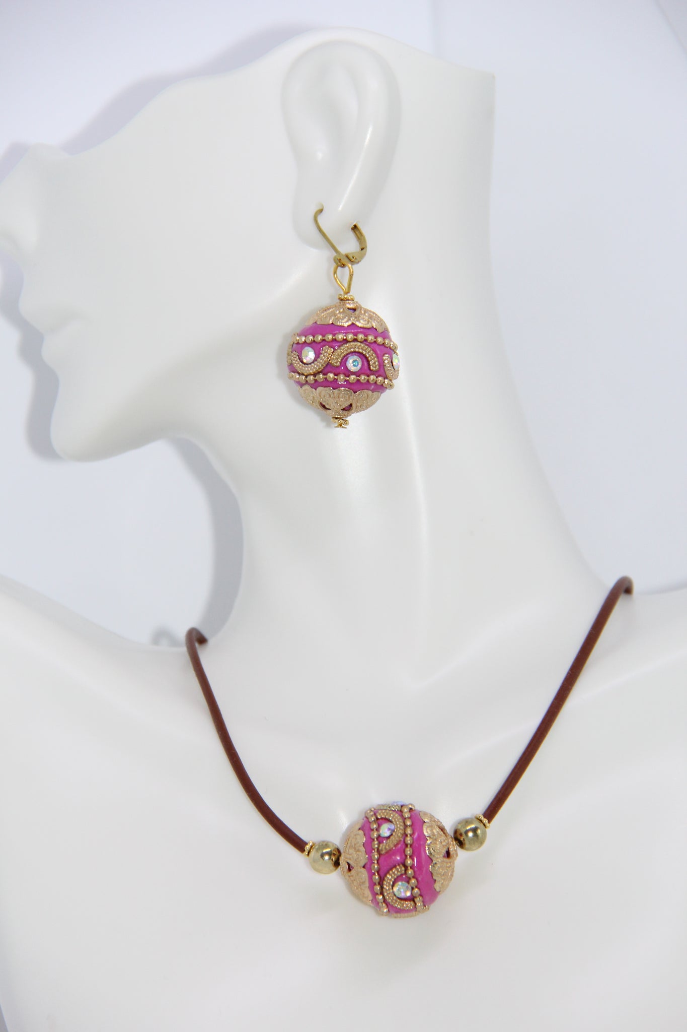 Necklace sets handmade with hollow leather tube cord