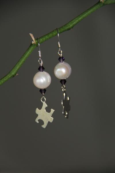 Freshwater pearls with Swarovski crystals (6 colors) and brass silver plated puzzle charms